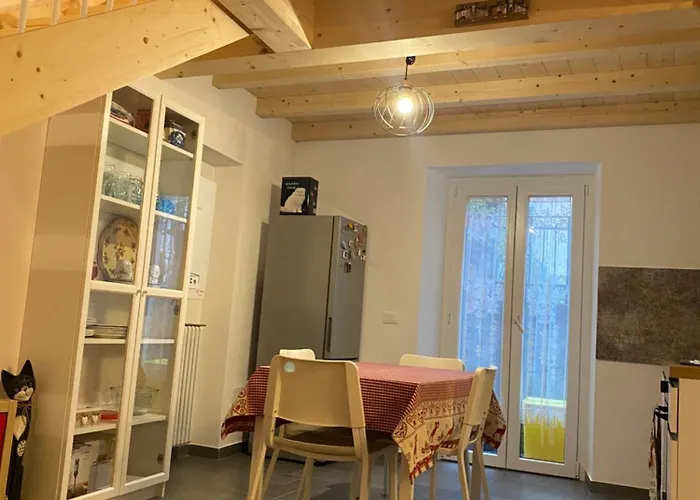 Black Eagle Dom wakacyjny Mandello del Lario